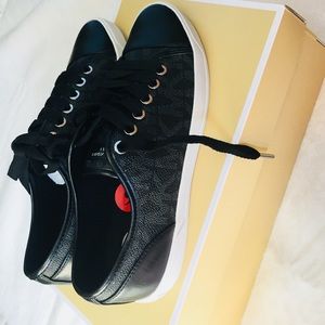 🌟Brand New 🎉Michael Kors Sneaker-Black-Size 6M📌